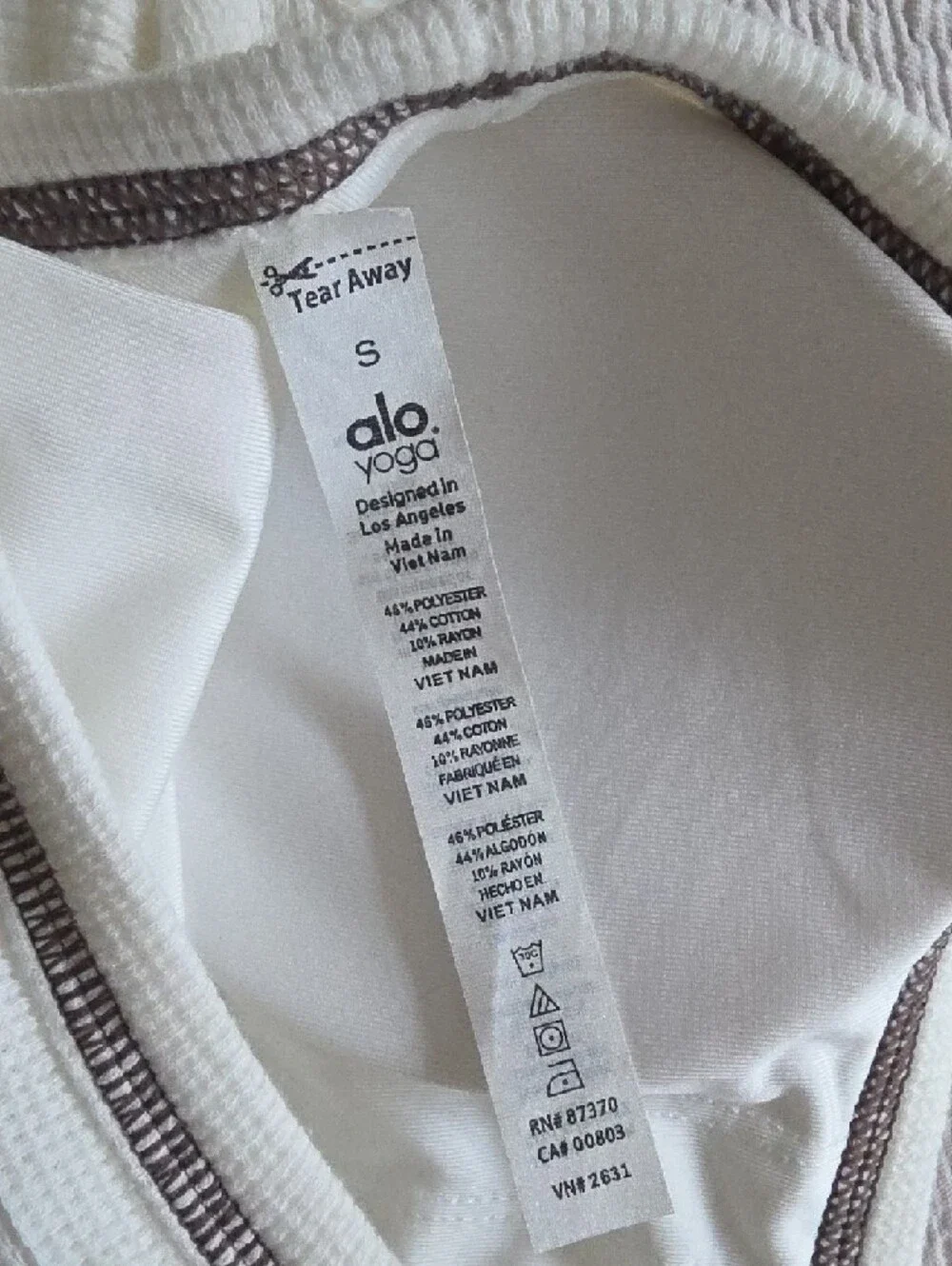 ALO Yoga Cream Sweater-Knit Mini Skirt with Contrast Trim